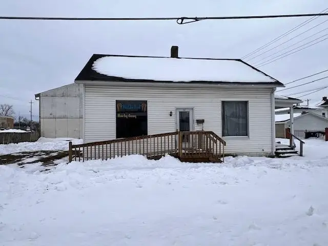 121 E 10th St, Connersville, IN 47331 - #1