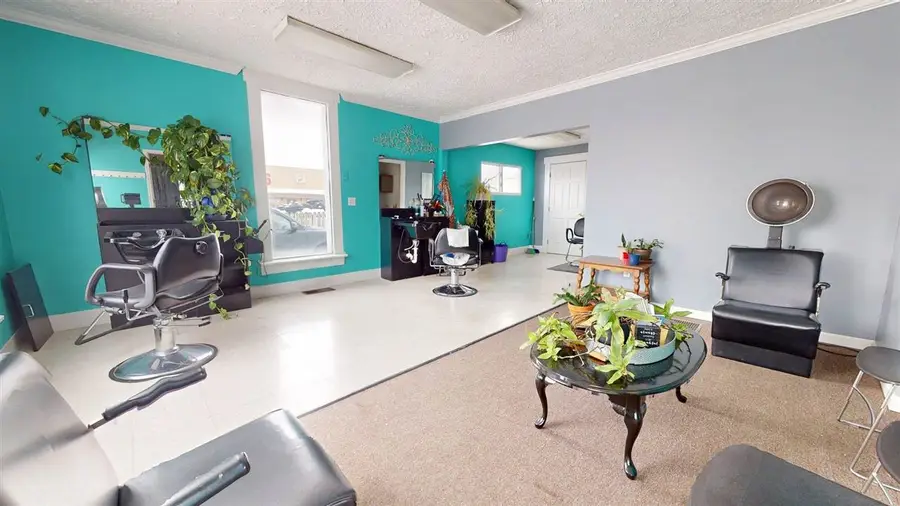 121 E 10th St, Connersville, IN 47331 - #2