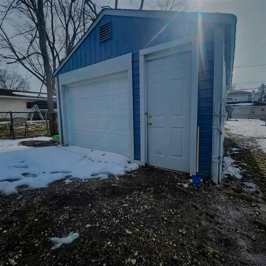 1525 E 23rd, Muncie, IN 47302 - #3