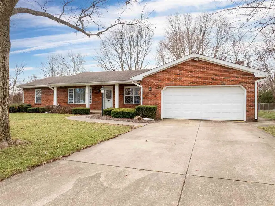 607 S Cherokee Lane, Connersville, IN 47331 - #3