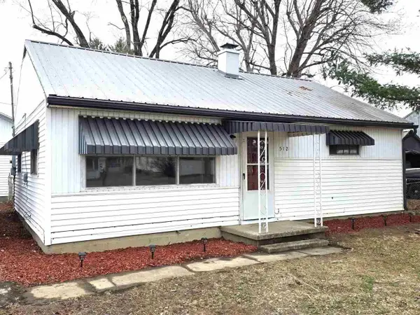 512 W SYCAMORE STREET, Centerville, IN 47330