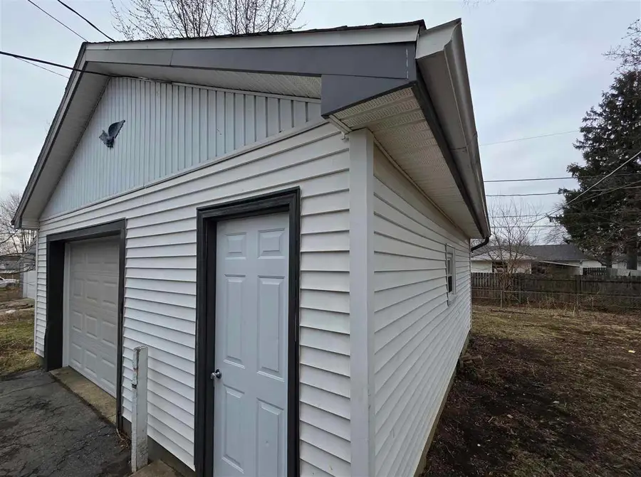 512 W SYCAMORE STREET, Centerville, IN 47330 - #3