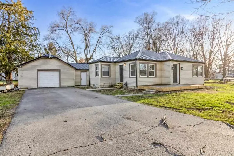 401 E 27th Street, Muncie, IN 47302 - #3