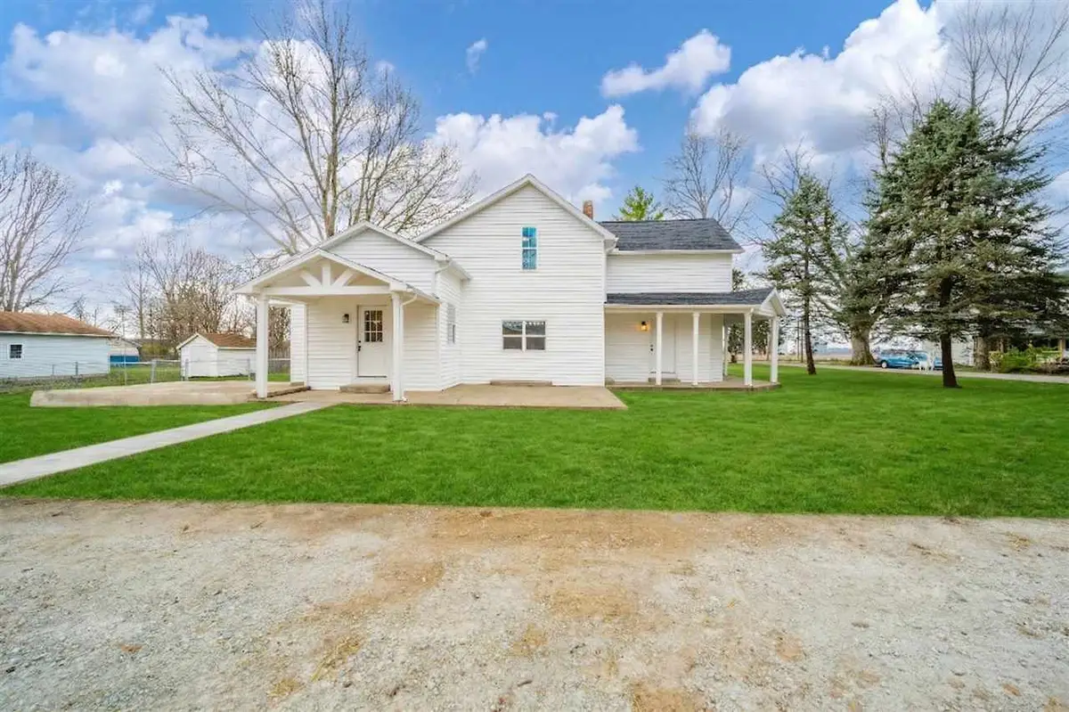 300 S Main St, Henry, IN 47351 - #1