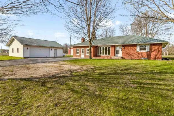 9809 S US 35, Albany, IN 47354
