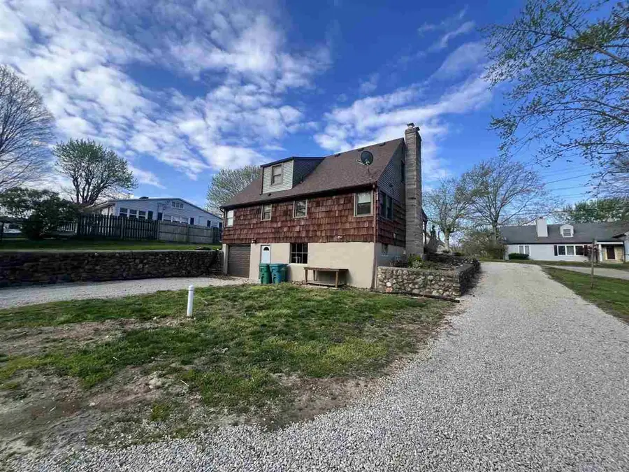 2724 E Fairoaks Drive, New Castle, IN 47362 - #2