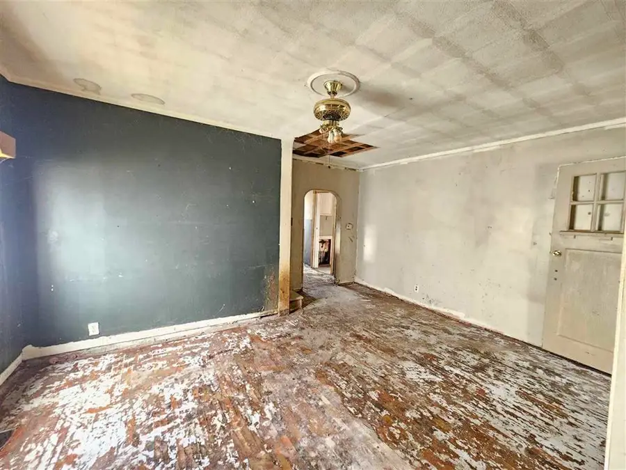 132 Pennsylvania St., Shirley, IN 47362 - #2