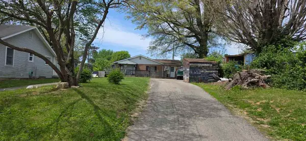 1011 Beech St, Connersville, IN 47331