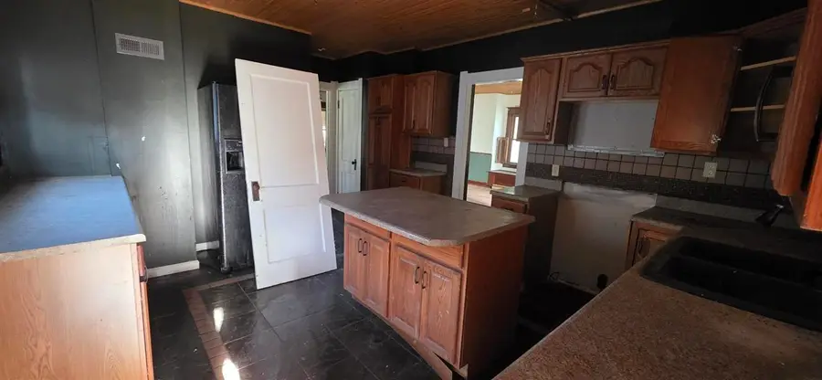 2219 Indiana Ave, Connersville, IN 47331 - #3