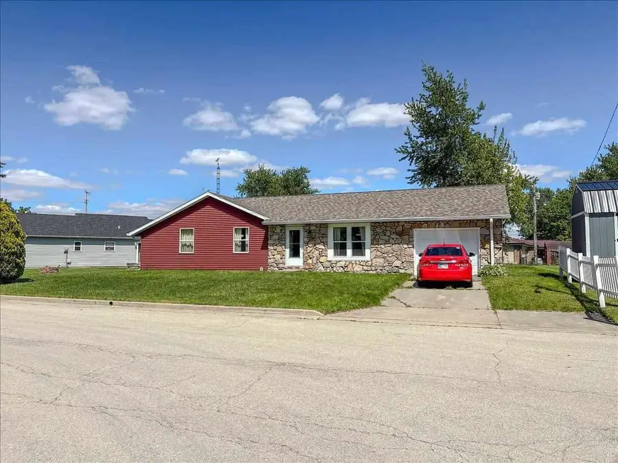 811 S Hemlock Trail, Winchester, IN 47394 - #2