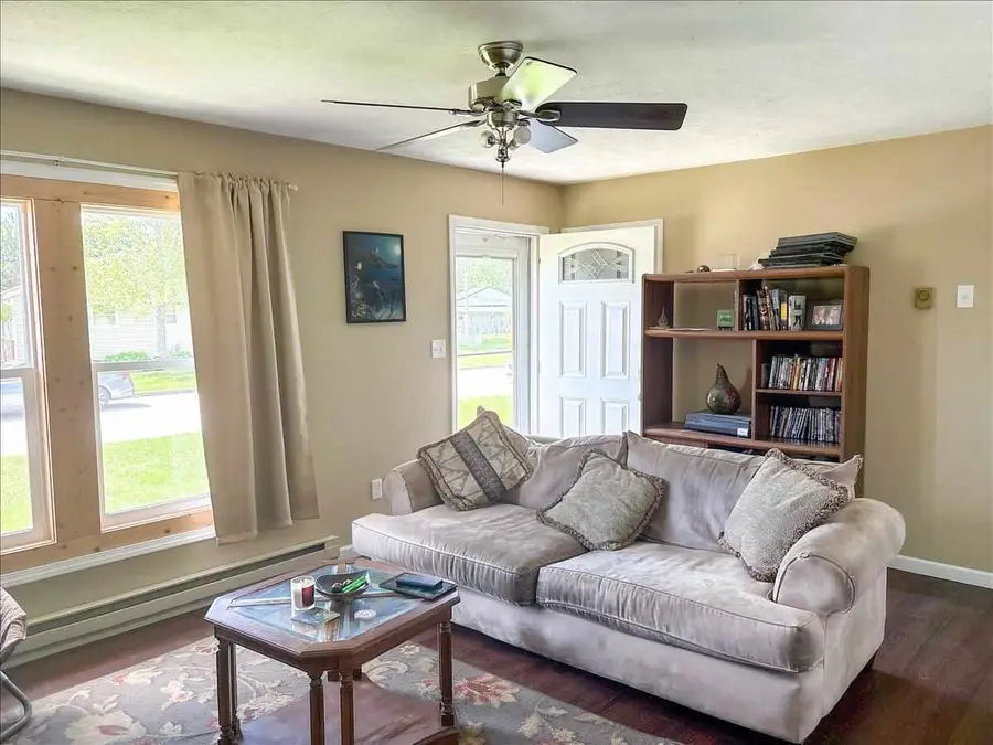 811 S Hemlock Trail, Winchester, IN 47394 - #3