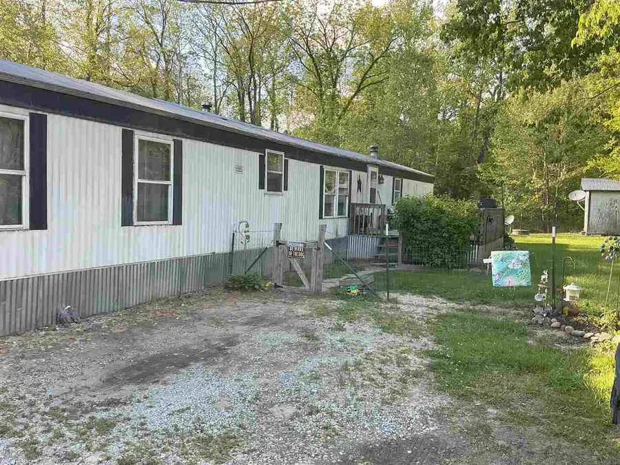 5447 & 5449 S GARRISON ROAD, Connersville, IN 47331 - #2