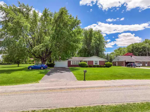16853 W DELAWARE STREET, Cambridge City, IN 47327