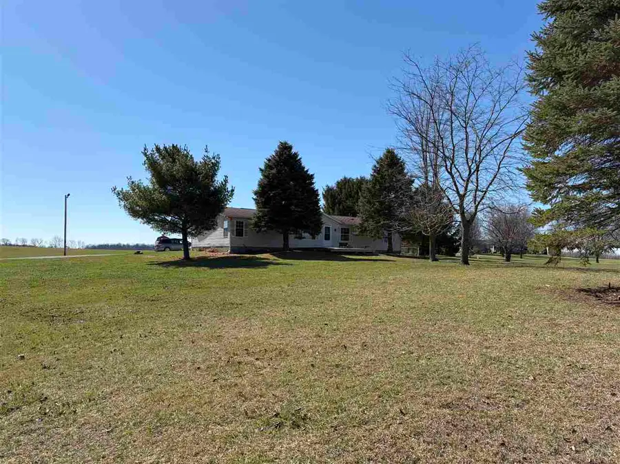 3155 W RANDOLPH CO LINE ROAD, Fountain City, IN 47341 - #2
