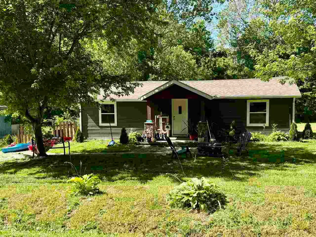 3182 W COUNTRY CLUB ROAD, Connersville, IN 47331 - #1