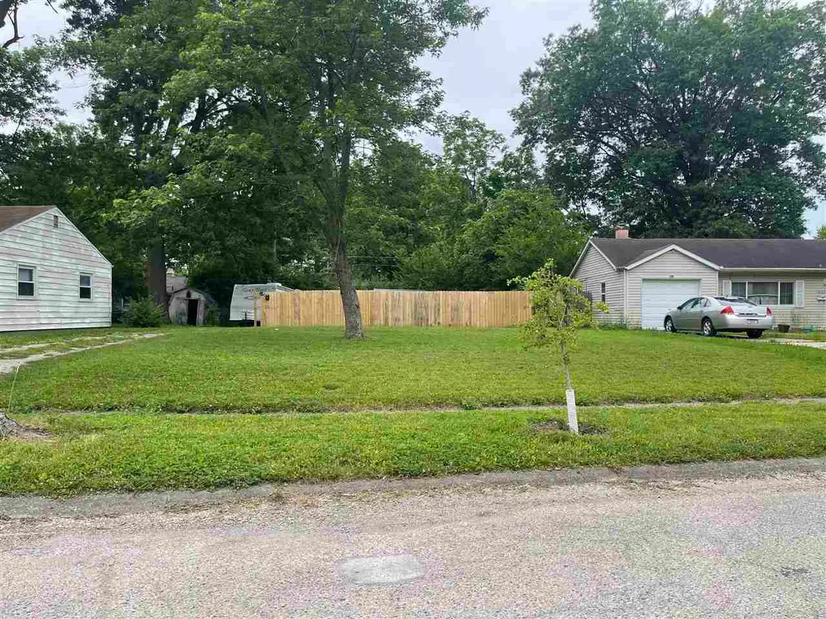 6213 E 25th st, Warren, IN 46219 - #1