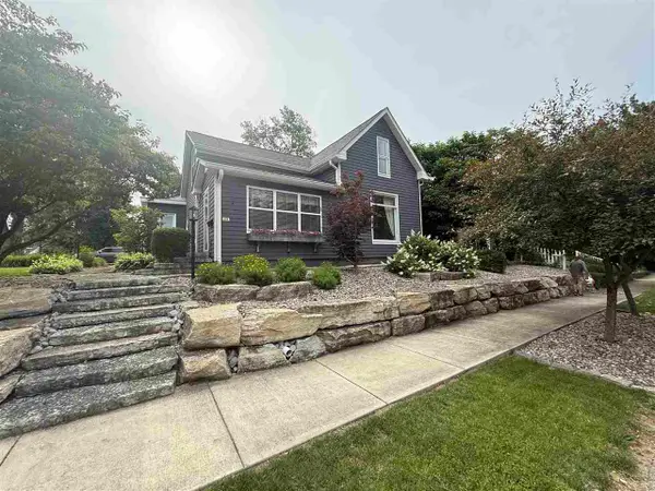 225 S Franklin, Knightstown, IN 46148