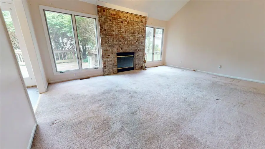 147 N Courtney Dr, Connersville, IN 47331 - #3