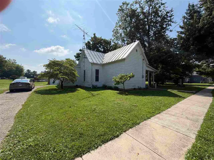 218 N Walnut St, Modoc, IN 47358 - #3