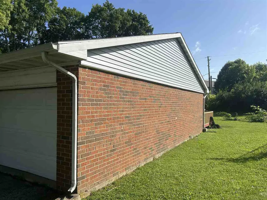 1480 Shamrock Ct, Richmond, IN 47374 - #2