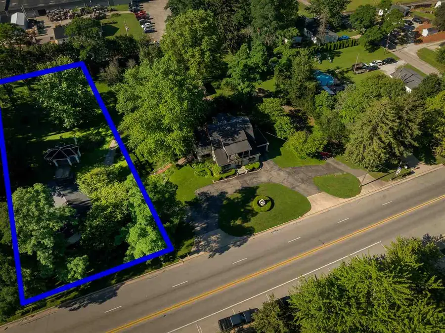 820/826 E MAIN STREET, Cambridge City, IN 47327 - #3