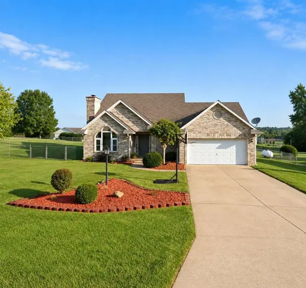 1949 E Woodside Village Dr., Connersville, IN 47331