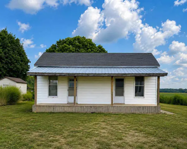 5678 S State Road 1, Connersville, IN 47331