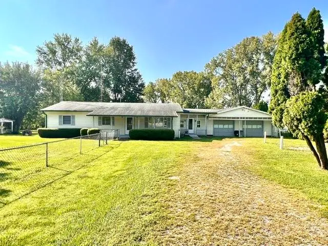 3851 E Springersville Rd, Connersville, IN 47331 - #1
