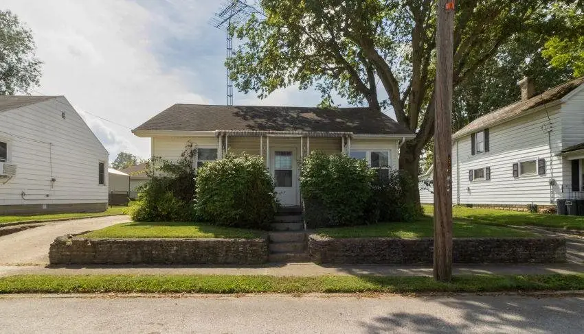 413 E Plum Street, Centerville, IN 47330 - #1