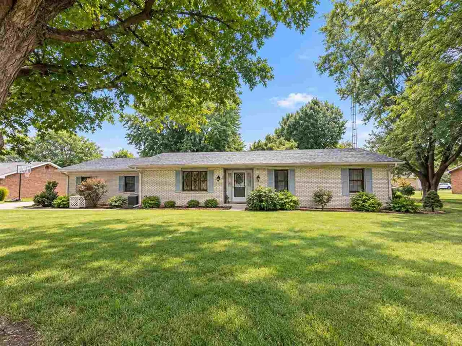 605 Colony Dr, Connersville, IN 47331 - #2