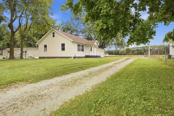 1021 Wise Rd, Cambridge City, IN 47327