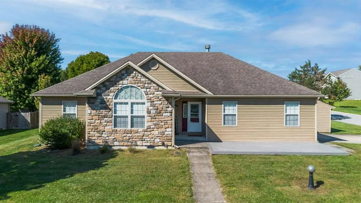2230 Roaming Hills Dr, Richmond, IN 47374 - #1