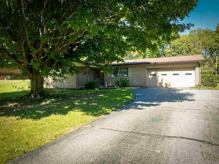 16418 St RD 38, Hagerstown, IN 47346 - #3