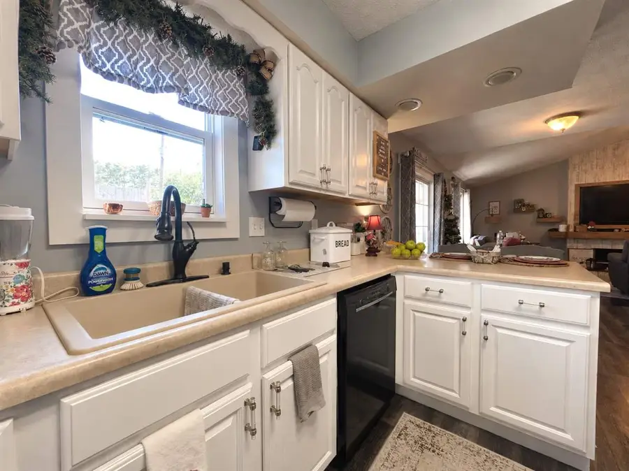 3640 W Starlight Dr., Connersville, IN 47331 - #3
