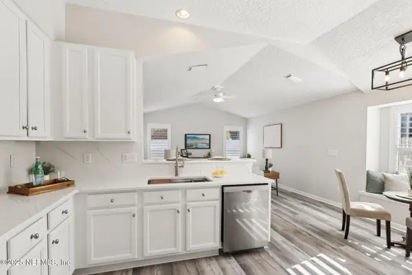 909 Thoroughbred Drive, Orange Park, FL 32065