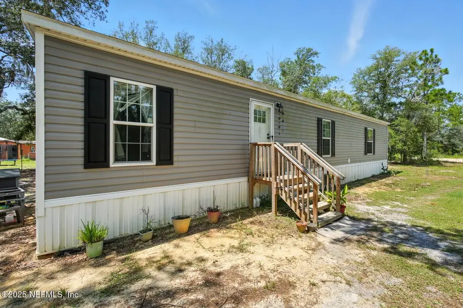 1141 Donovan Avenue, Interlachen, FL 32148 - Image #2