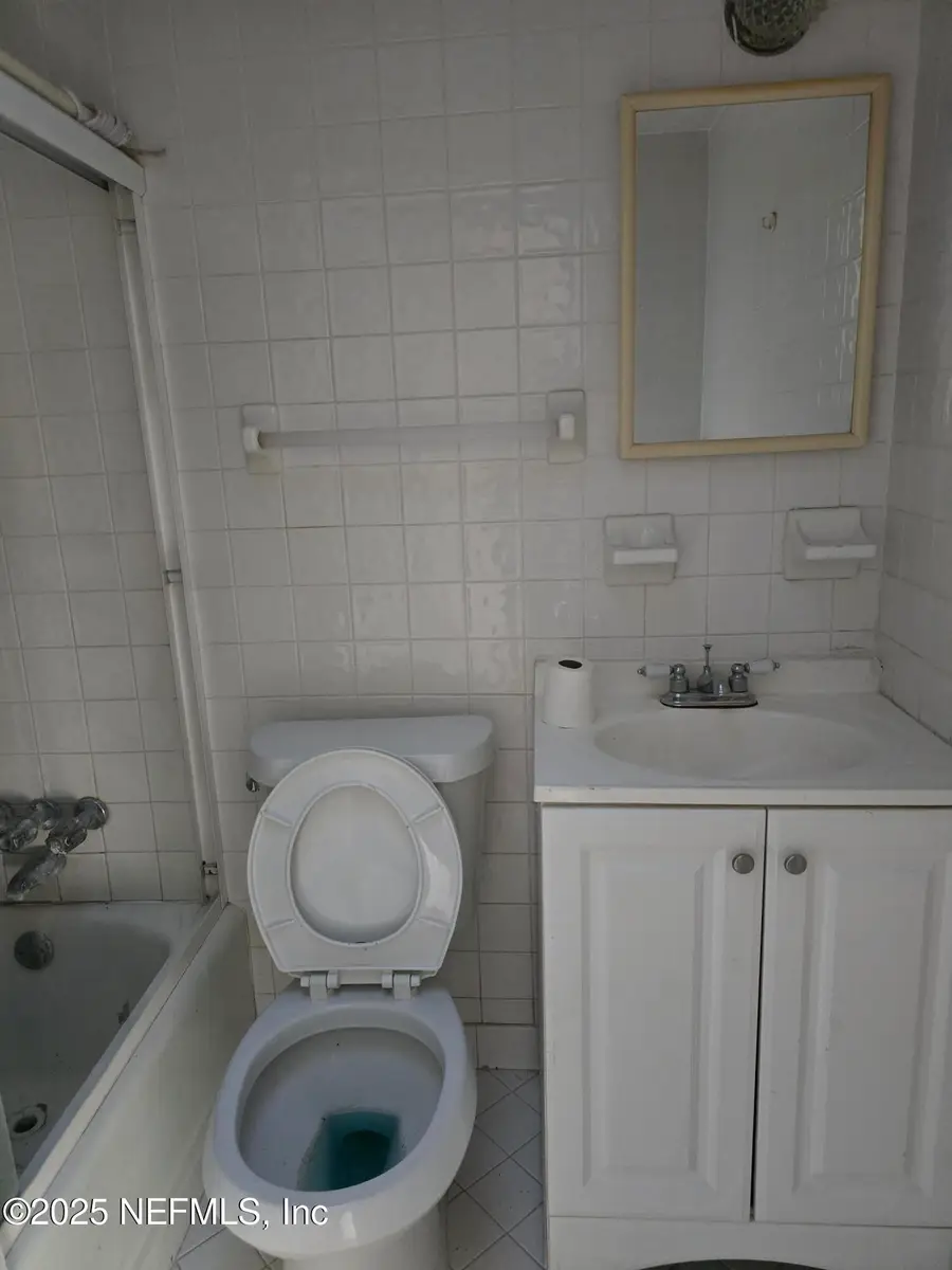 7772 Lake Park Drive, Jacksonville, FL 32208 - Image #3