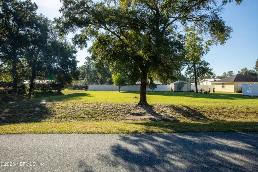 618 SE 44th Street, Keystone Heights, FL 32656 - #2