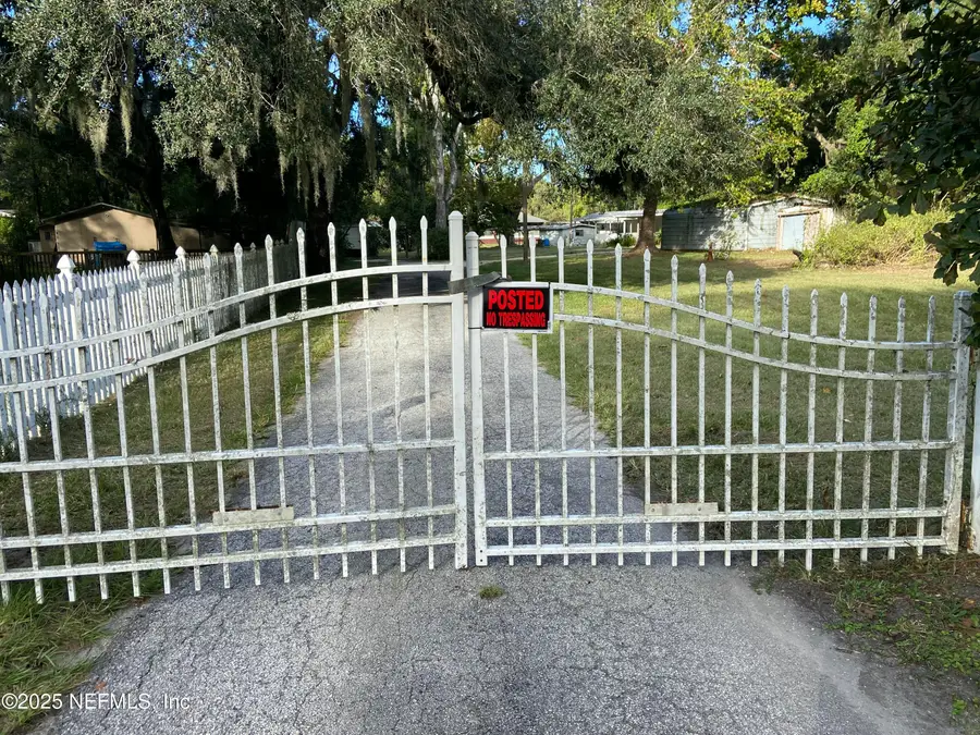 590 Palmetto Bluff Road, Palatka, FL 32177 - Image #2