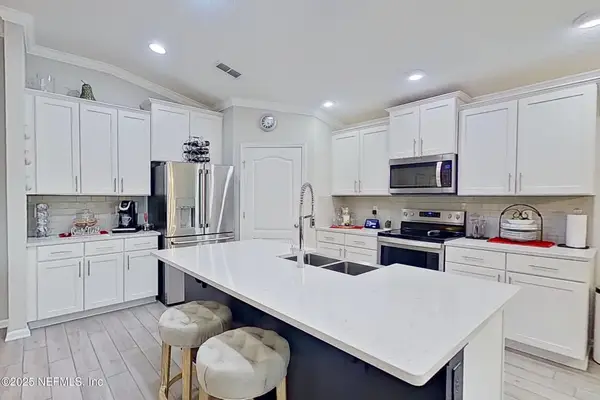 559 Northside S Drive, Jacksonville, FL 32218