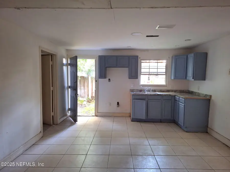 2491 W 5 Th Street, Jacksonville, FL 32254 - Image #3