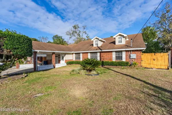 5741 Lake Lucina N Drive, Jacksonville, FL 32211