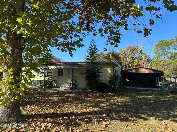 125 Waterside Avenue, Satsuma, FL 32189