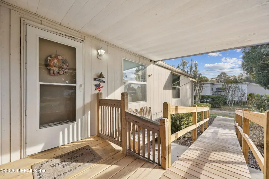 100 Waterway Avenue, Satsuma, FL 32189 - Image #2