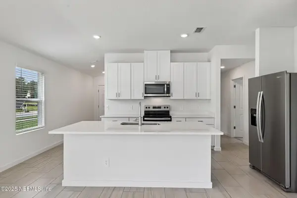 9709 Amber Village Drive, Jacksonville, FL 32219