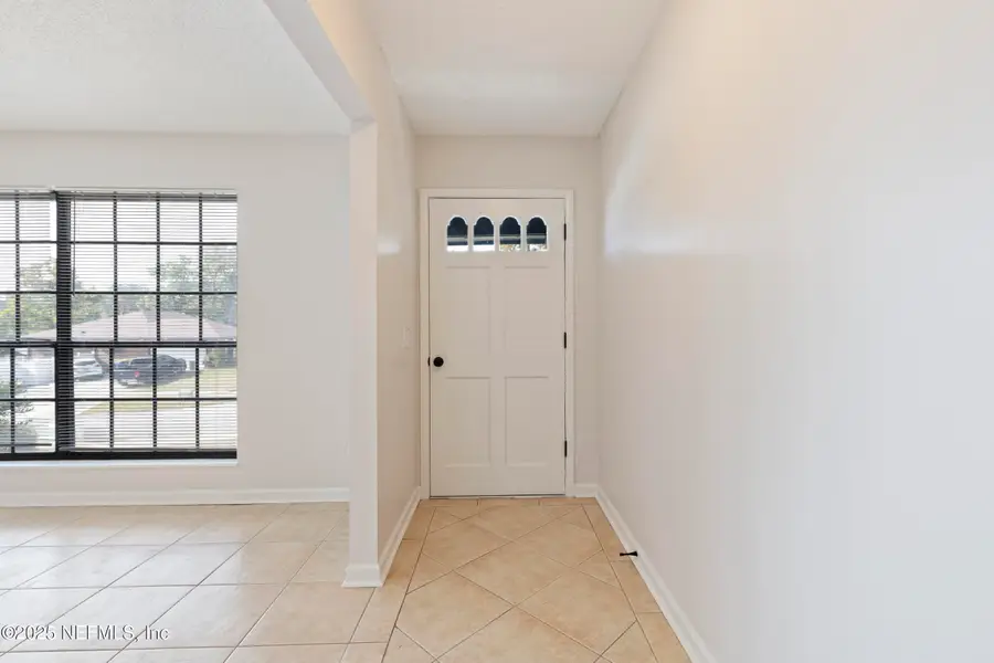 4135 Dawnridge E Road, Jacksonville, FL 32277 - Image #2