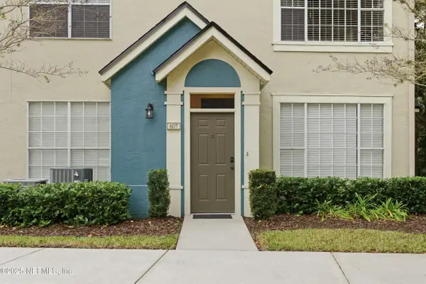 13700 Richmond Park N Drive #607, Jacksonville, FL 32224