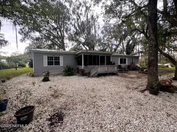 208 W Holtz Street, Hastings, FL 32145