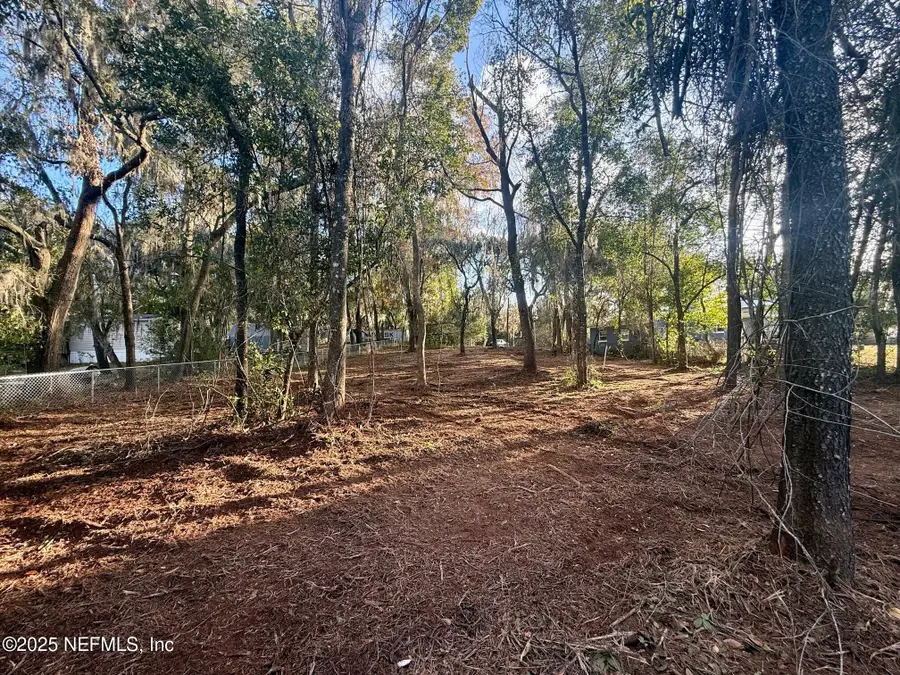 892 Lake Shore Terrace, Interlachen, FL 32148 - Image #2