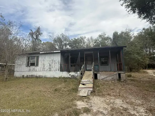 626 Dawn Avenue, Interlachen, FL 32148